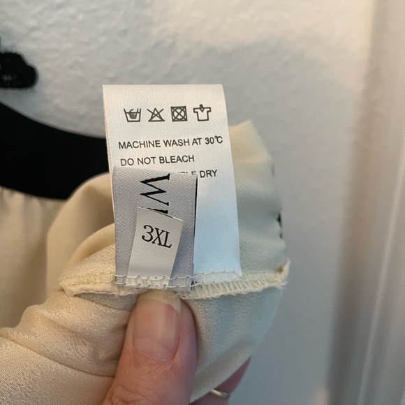 Chic Black Floral Embroidered Cream Skirt - Picture 7 of 9